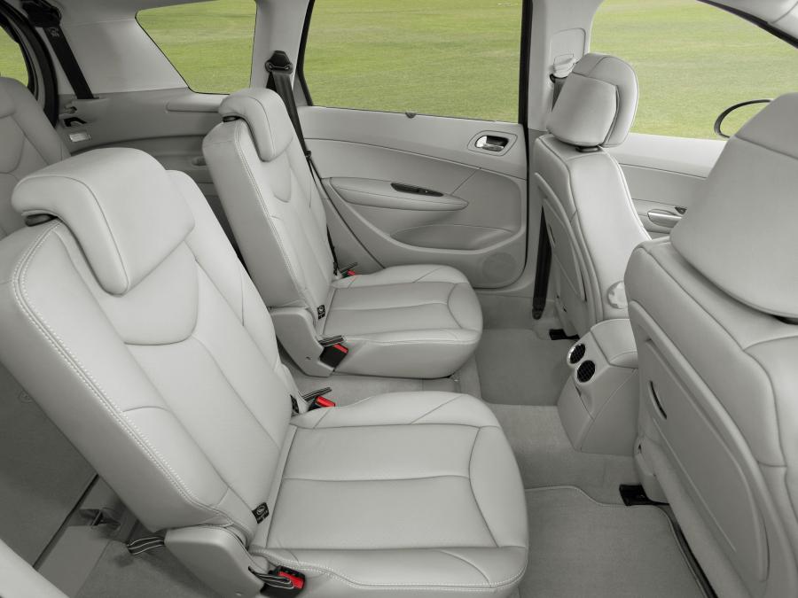  Peugeot 308 SW 2008 года  (фото 2 из 30)